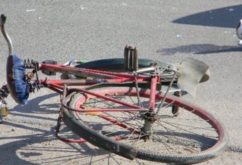 Un bărbat din Lozna a ajuns la spital după ce a căzut cu bicicleta într-un șanț betonat