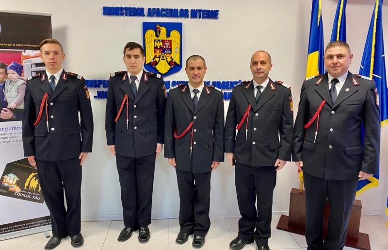 Șase pompieri din Botoșani, avansați în grad, de Ziua Națională a României - FOTO