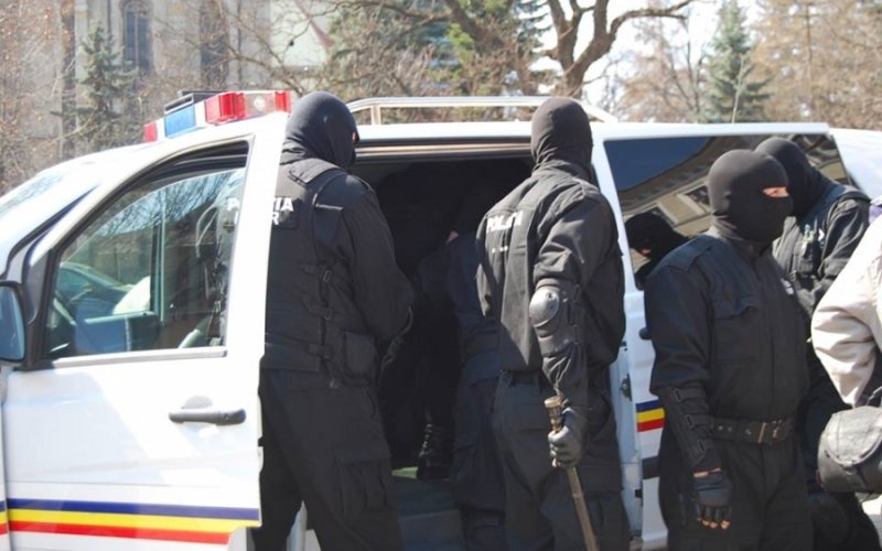 Sancțiuni de 9.000 de lei aplicate de polițiști în urma unor percheziții domiciliare