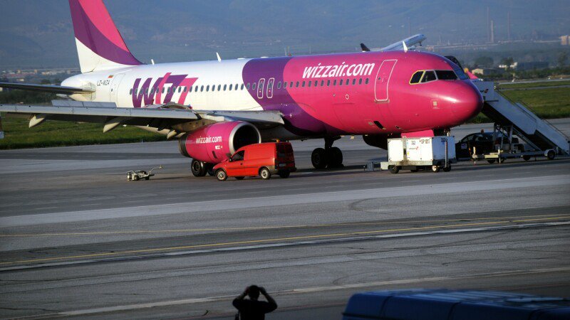 Două avioane cu pasageri la bord s-au lovit pe Aeroportul Suceava