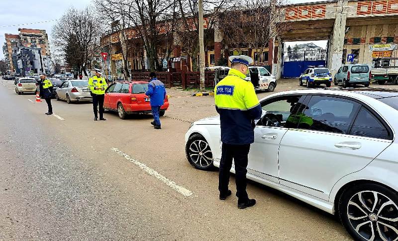 Acțiune a polițiștilor rutieri împreună cu reprezentanții Registrului Auto Român - FOTO