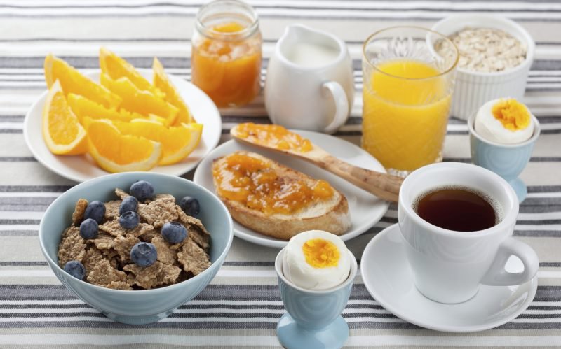 Cum îți afectează micul dejun nivelul de hormoni