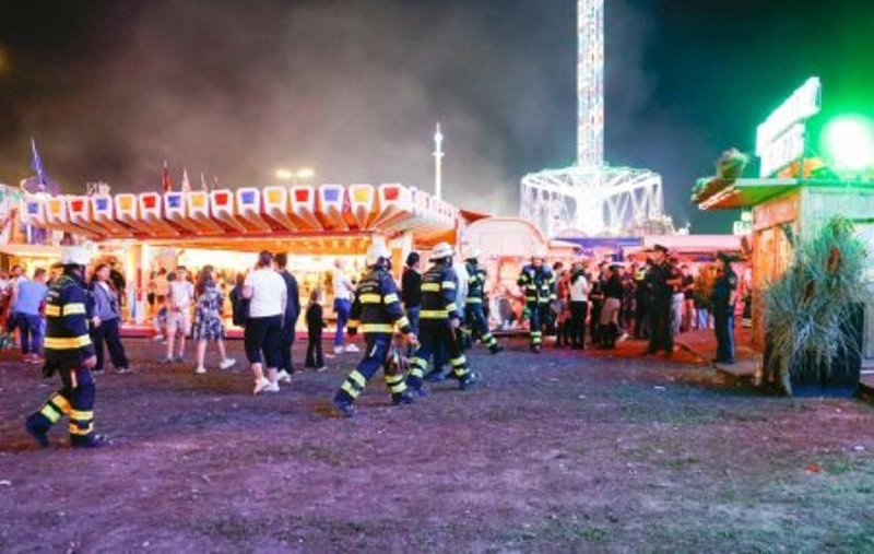 Două trenuri roller-coaster în care se aflau mai mulți cetățeni români s-au ciocnit la Munchen, la Oktoberfest