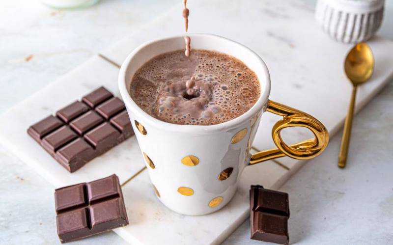 Ciocolata caldă îmbunătățește calitatea vieții și îndepărtează oboseala