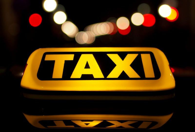Șoferi din Dorohoi, Botoșani și Vlăsinești sancționați pentru transport persoane în regim taxi, neautorizat