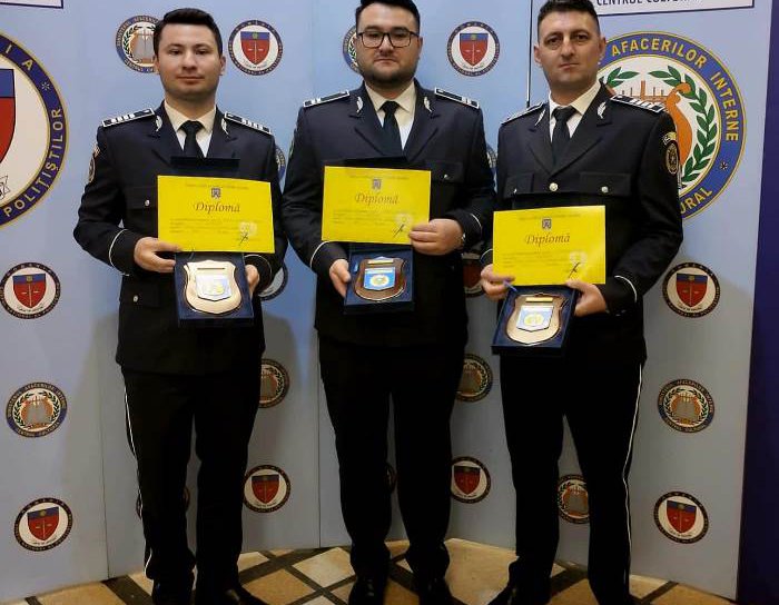 Cei trei polițiști care l-au găsit pe Aryan Mahmood au primit Placheta de onoare a Poliției Române