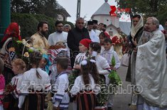 slujba-de-re-sfintire-biserica-trestiana-dorohoi_02_20151018.JPG