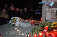 mars-pentru-victimele-din-colectiv-organizat-la-dorohoi_35_20151103.jpg