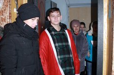 omul-care-daruieste-11_20190105.jpg