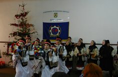 traditiile-de-iarna-pastrate-de-jandarmii-botosaneni-4_20151223.JPG