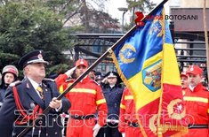 drapelul-inmanat-pompierilor-botosaneni_02_20160228.JPG