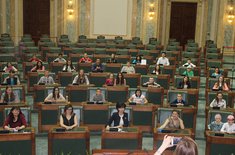 elevi-din-hiliseu-horia-in-vizita-la-senat-01_20160419.jpg