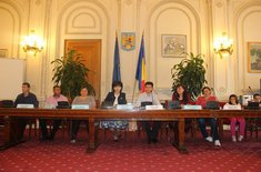 elevi-din-hiliseu-horia-in-vizita-la-senat-09_20160419.jpg