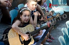 festivalul-national-de-muzica-folk20_20150707.jpg