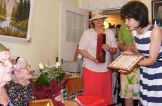 101-ani-cu-demnitate_3_20150709.JPG