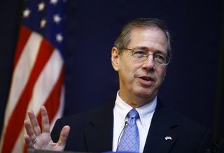 Mark Gitenstein, ambasador SUA la …