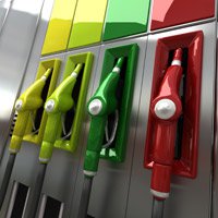 Petrom, Rompetrol şi Lukoil au scumpit carburanţii. Benzina a trecut de 6 lei litrul