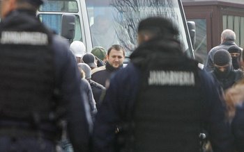 47 de ofiţeri de la …
