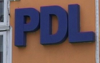 PDL-iştii îşi aruncă lături în …