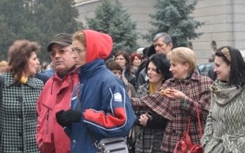 Daune morale cerute de profesorii …