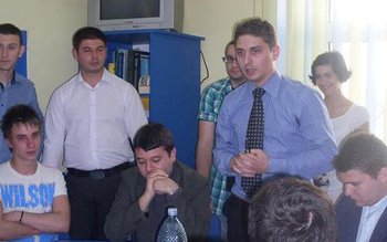 Clubul Studenţilor Liberali Botoşani și-au …