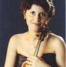 Violonista Cristina Anghelescu concertează vineri …