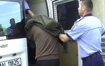 Cinci bancnote de 100 de …