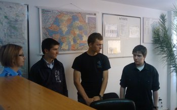 Liceenii câştigători în vizită la …
