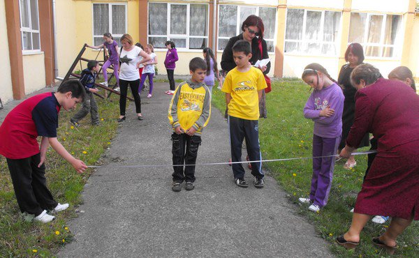 Şcoala 12 Botoşani participă la concursul naţional pe teme eco-civice Şcoala lui Andrei