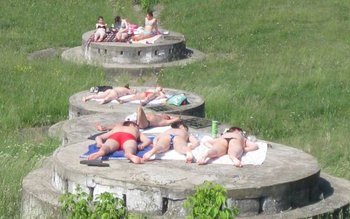 Plajă pe capacul de canal …