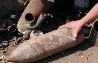 13 proiectile vândute la fier …