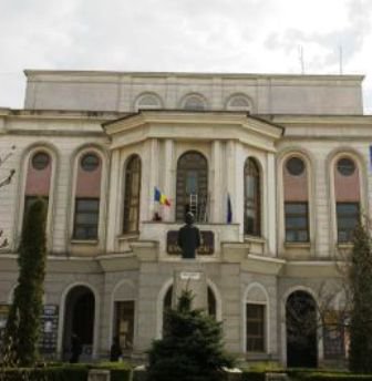 În premieră la Teatrul “Mihai Eminescu” |  “Omul care ni trebuie”