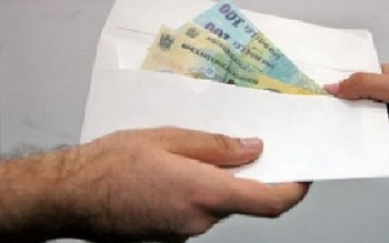 Plic cu bani găsit în …