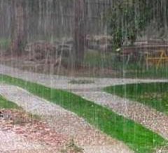 AVERTIZARE METEO: Ploi torenţiale, descărcări …