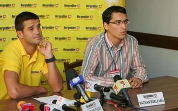 Minifotbalul românesc se pregăteşte de …