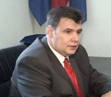 Gabriel Oprişanu: „Prin trocul regionalizării făcut de Frăţia Fluturilor Botoşaniul va pierde 2.300 de locuri de muncă” 