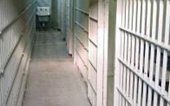 Persoană urmărită naţional, depistată de …