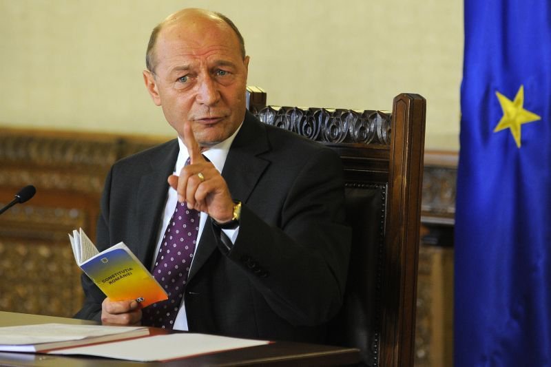 Război între USL şi Băsescu la Cotroceni: Opoziţia vrea anticipate în toamnă