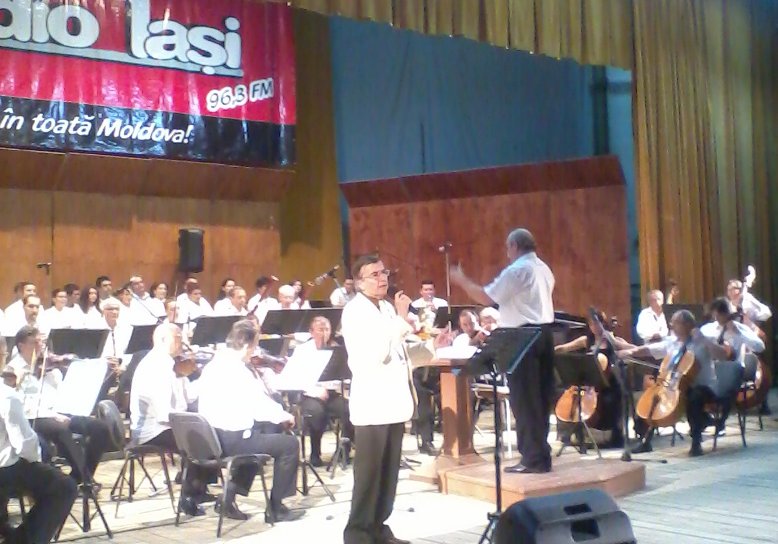 Concertul susţinut de Constantin Florescu a umplut Sala Casei de Cultură a Sindicatelor Botoşani