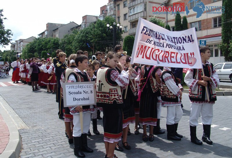 Ploaie de premii la Festivalul de muzică populară “Mugurelul” - SUPER GALERIE FOTO