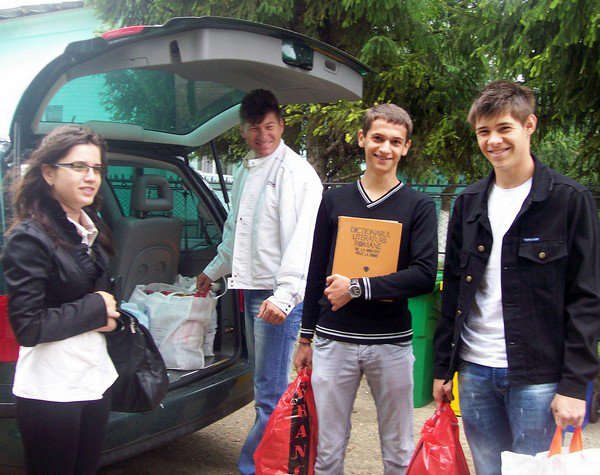 Colegiul Tehnic „Gheorghe Asachi” Botoşani | Voluntariatul, „temă pentru acasă” în lecţii de viaţă