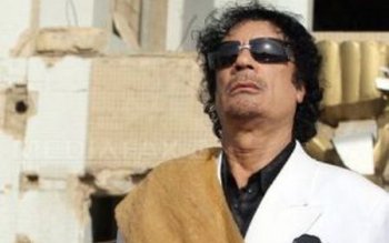 Muammar Kadhafi ameninţă să atace …
