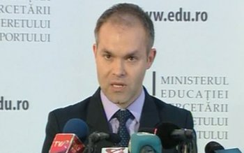 Ministrul Educației Daniel Funeriu dă …