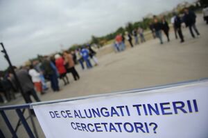 Protest miercuri în faţa guvernului …