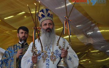 Sute de credincioși prezenți la …