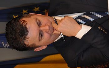 Onișa pune bățul pe membrii …