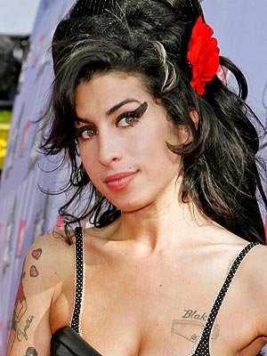 Amy Winehouse avea inima frântă. Mama sa a ştiut cu 24 de ore înainte că va muri