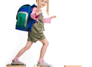 Noul an şcolar începe cu …