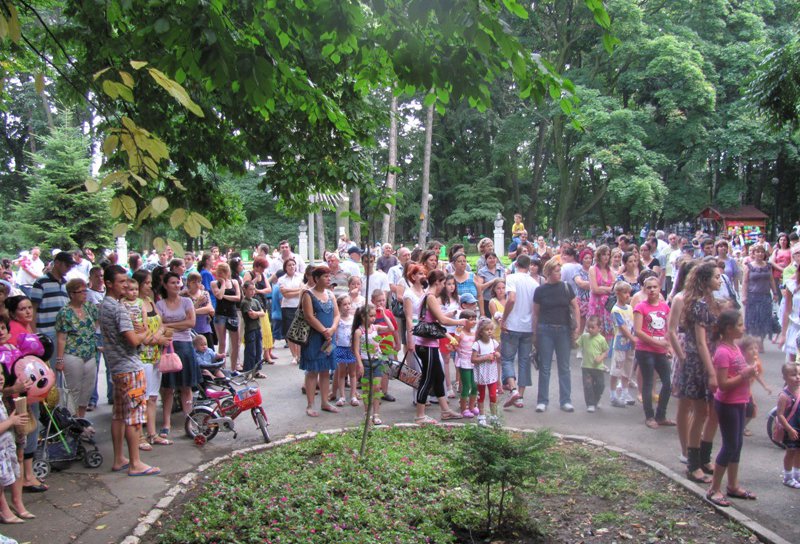 Mâine botoșănenii sunt așteptați în Parcul Mihai Eminescu la un super spectacol
