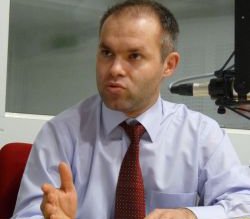 Funeriu - arogant și încrezut